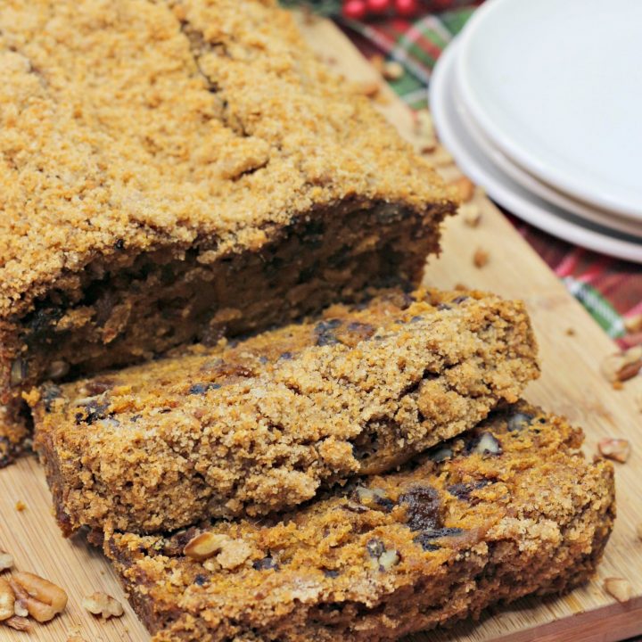 Holiday Spice Pecan Crumble Bread