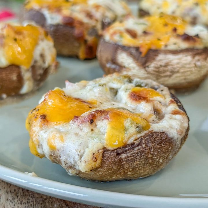 Jalapeño popper mushrooms